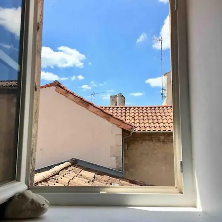 Perle Blanche En Coeur De Ville * Λα Ροσέλ